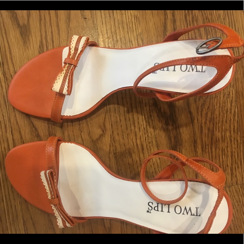 Two Lips Heels Orange Cream Bow size 8 M